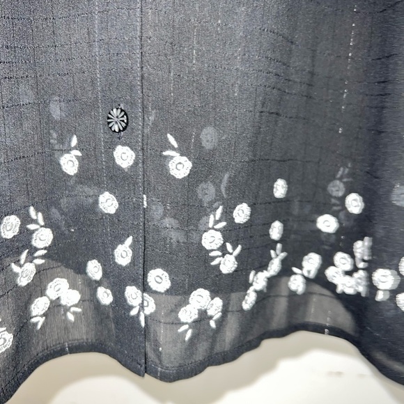 Emma James Black with White Flowers Transparent Button Down Blouse Size 20W - Picture 6 of 7